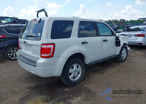 2011 Ford Escape Xls из США, поврежденный, VIN 1FMCU0C70BKB58478